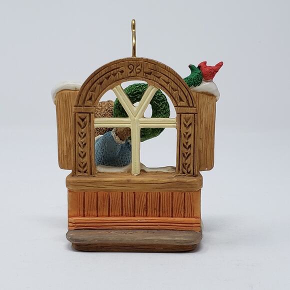 1996 Hallmark Welcome Sign Handcrafted Keepsake Holiday Christmas Ornament. - Picture 5 of 6